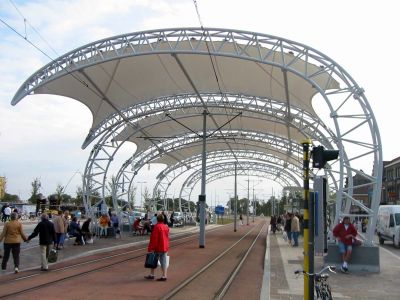 Stalen tramluifel te Nieuwpoort